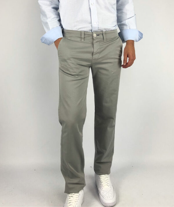 chinos gris claro de hombre 597 41