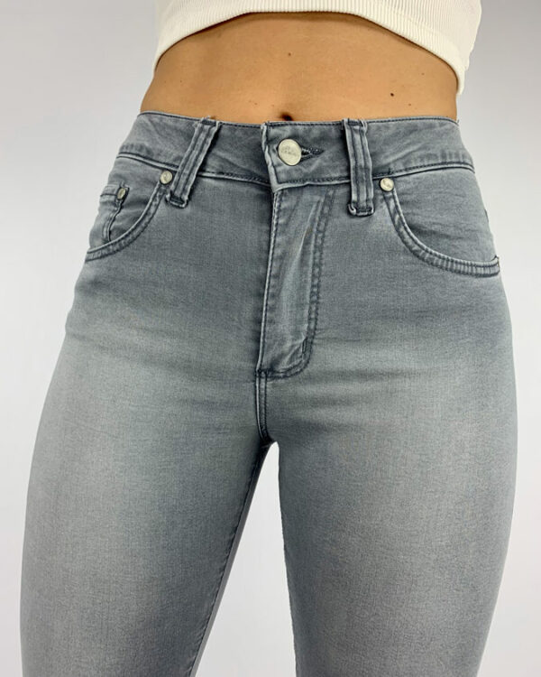 jeans gris de mujer 812 lazhers 68