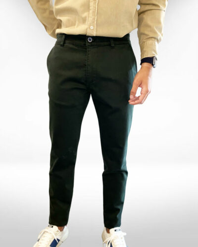 Pantalones tipo chino Skinny en tejido de Superelastico para los mas modernos. Su detalle más significativo es su tejido que lo hace un pantalón de lo más elegante. Ideal para los hombres que les gusta vestir a la moda pero sin perder la elegancia. Skinny. Diseñado y fabricado en España. Envío gratuito a Península y Baleares. Envío gratuito a partir de 200€ a todas las zonas y países. Envío en: Península 24h /48h – Canarias y resto de países de 48h a 7 días        (Tiempo de preparación máximo 72h)